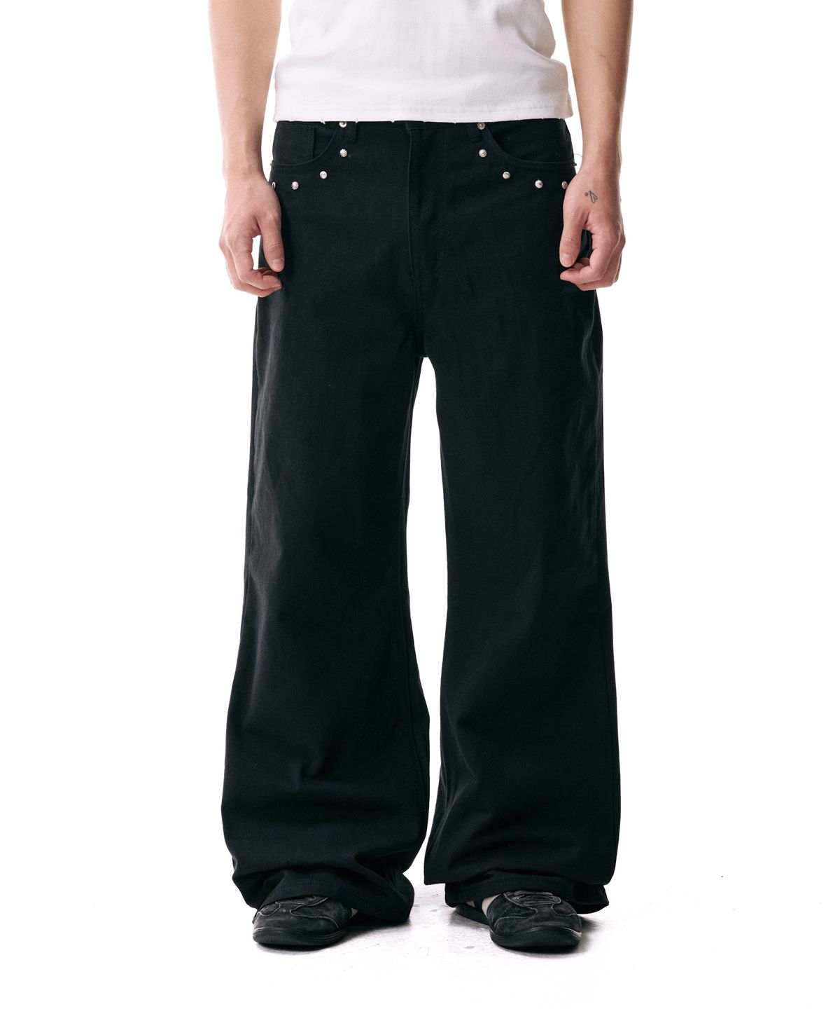 아캄(AAKAM) Multi Studded Cotton Pants (Black)
