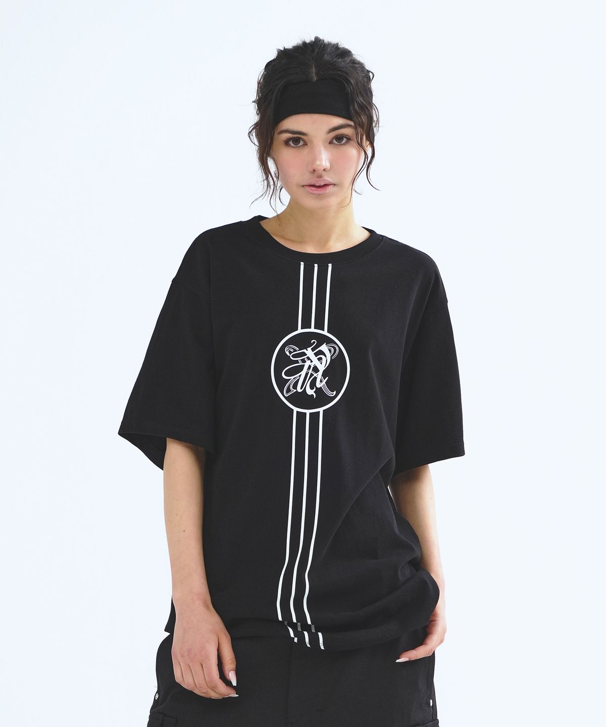 엔와이엑스엑스(NYXX) CIRCLE LINE TEE BLACK