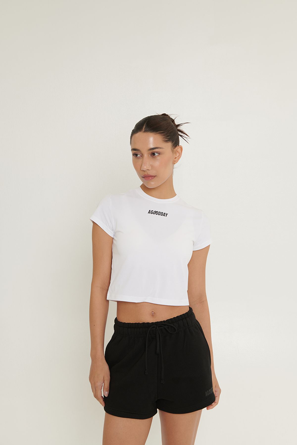 어굿데이(AGOODDAY) EMBO CROP TSHIRT (WHITE)