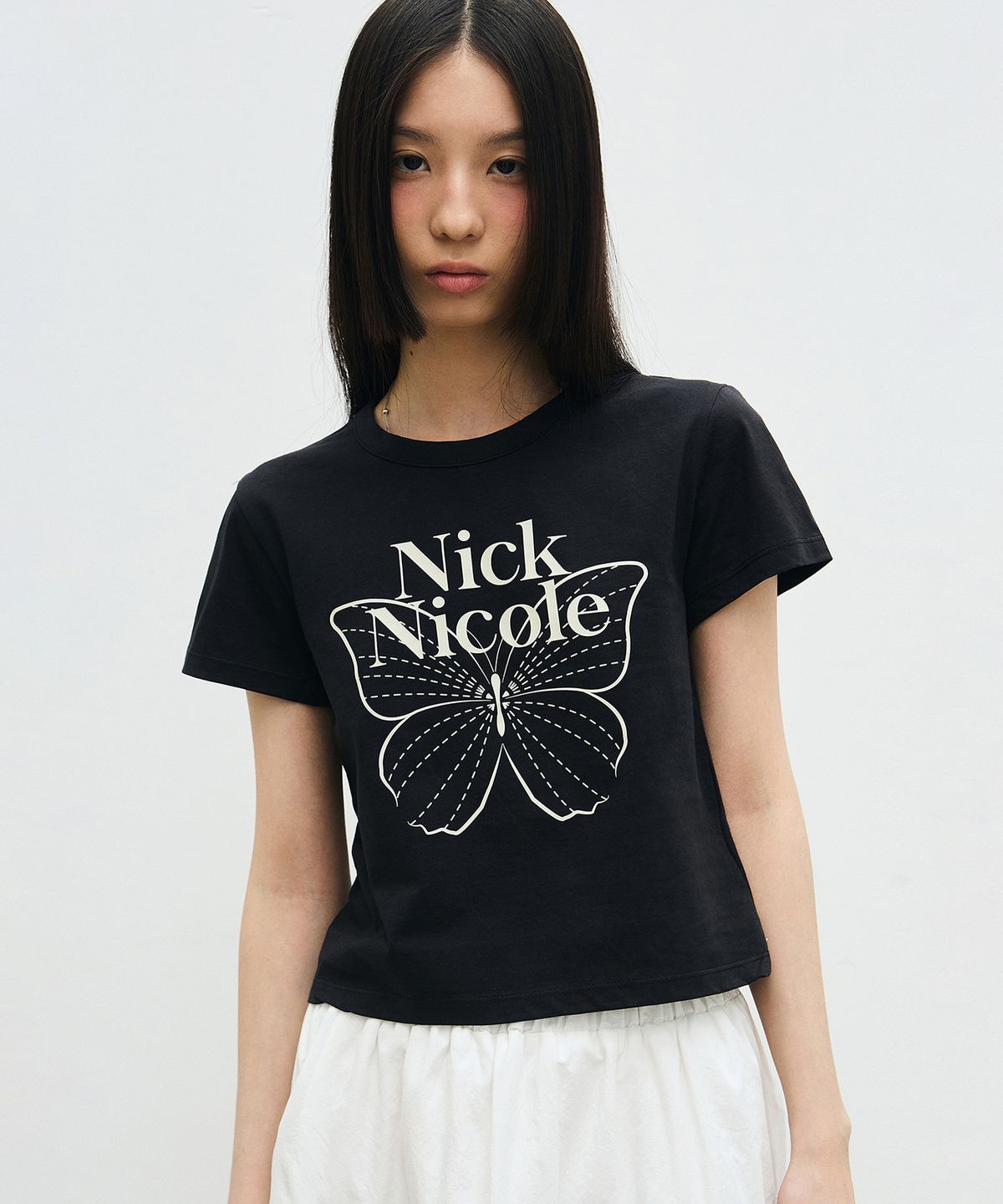 닉앤니콜(NICK&NICOLE) BUTTERFLY SIGNATURE CROP TOP_BLACK CREAM