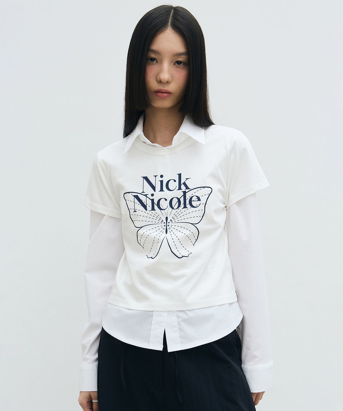 닉앤니콜(NICK&NICOLE) BUTTERFLY SIGNATURE CROP TOP_WHITE NAVY