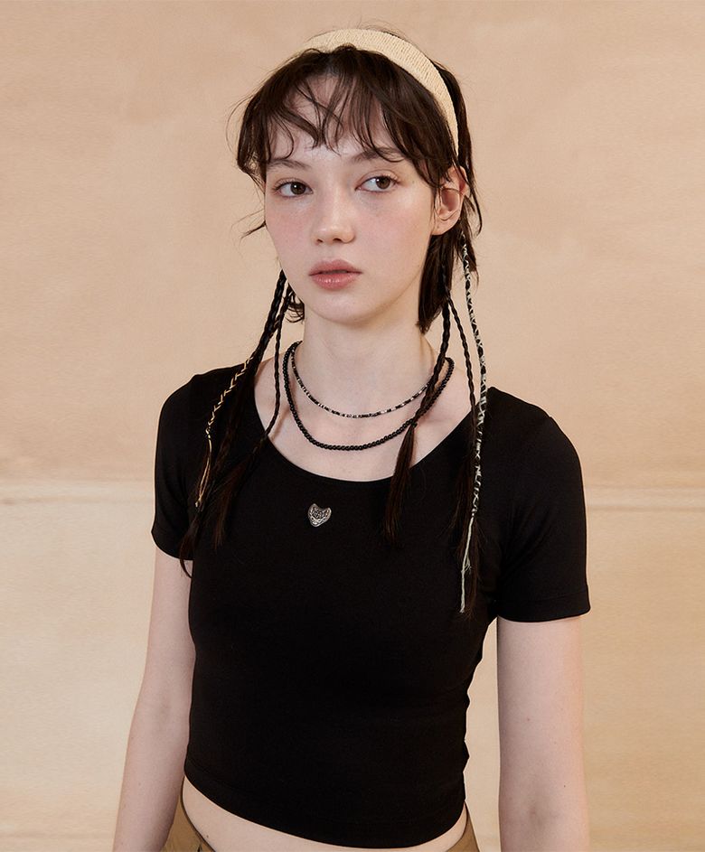 LOGO MOTIVE CROP T-SHIRT_WOMEN [BLACK] 로고 크롭 반팔 티셔츠 여성 블랙