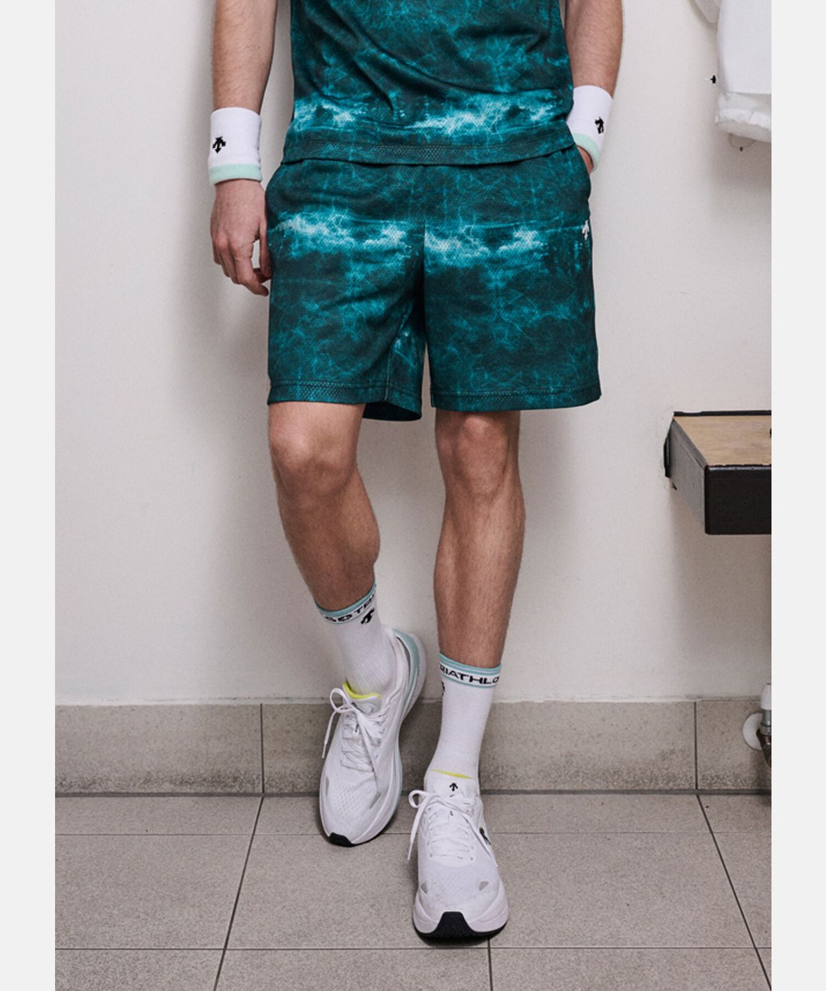 데상트(DESCENTE) SUI 팀 5부 메쉬 반바지 그린(SP221IKH51)