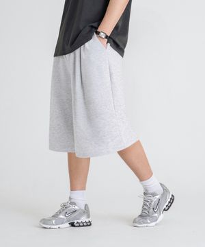 버뮤다 와이드 원턱 스웨트 쇼츠 [화이트 멜란지]