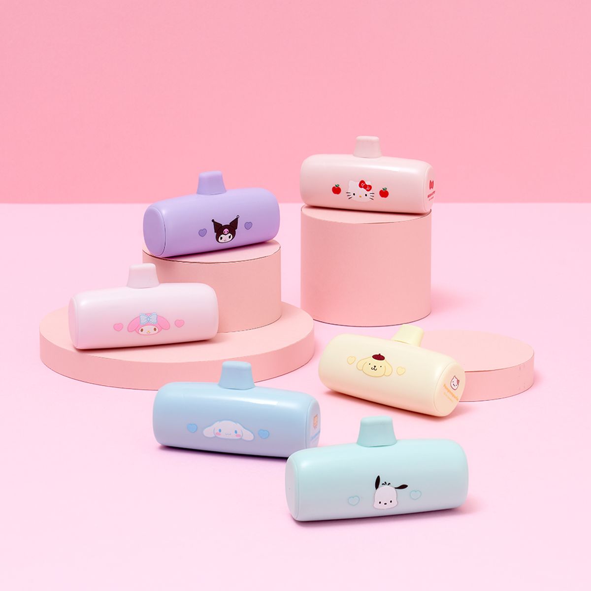 데이니즈(DAYNEEDS) 산리오캐릭터즈 도킹형 보조배터리