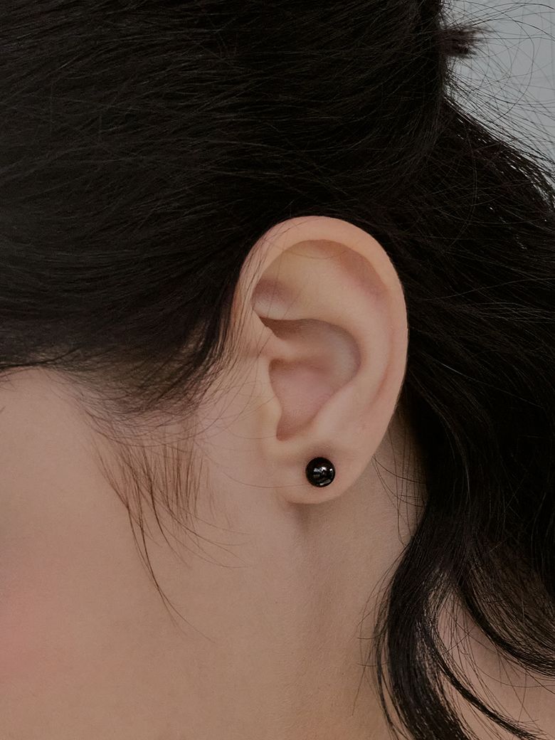 onyx ball earring (4mm/6mm)