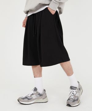 투턱 와이드 버뮤다 반바지 [블랙]