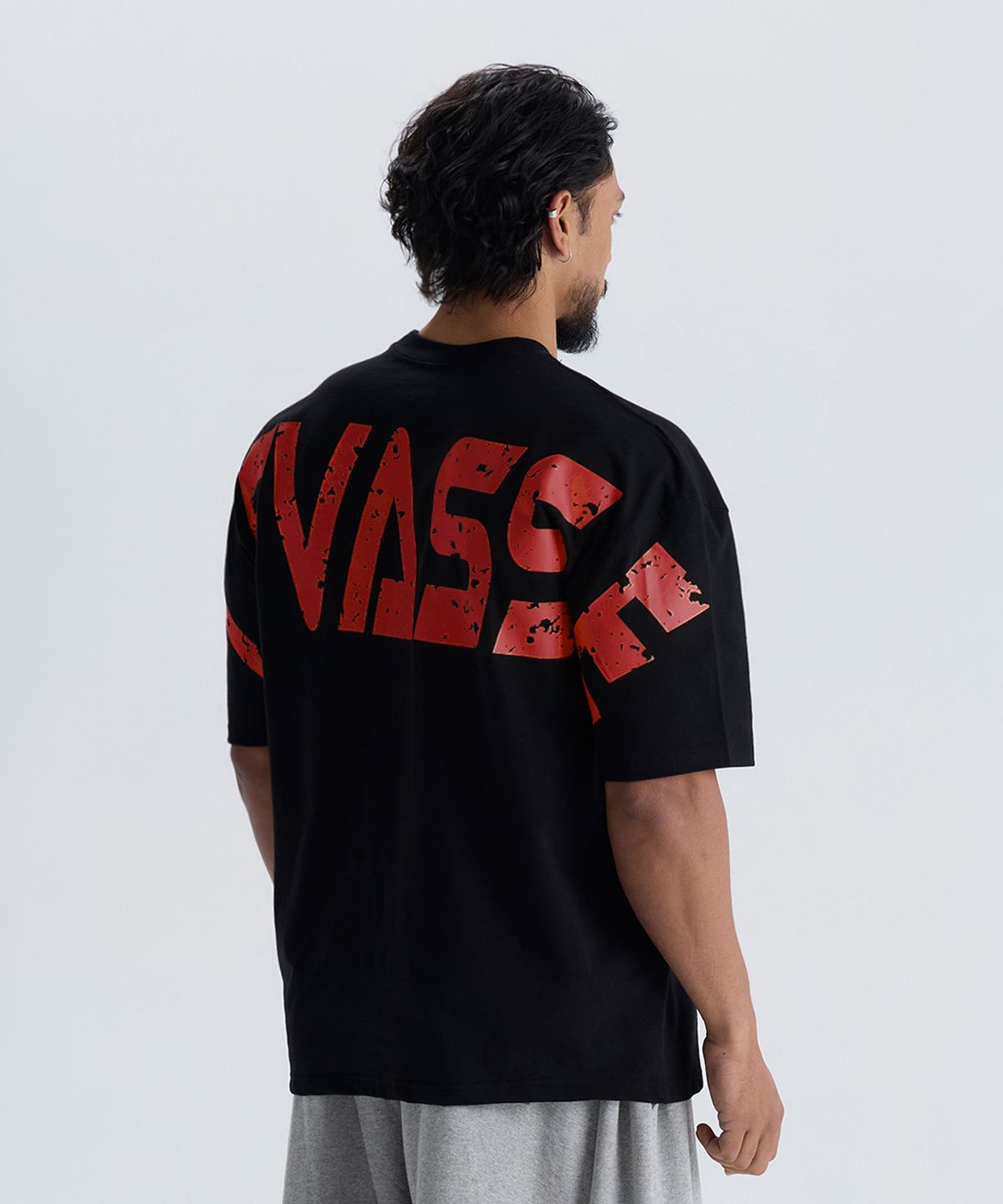 르바세(LEVASSE) Old School Overfit Tee – Black (Red Logo)