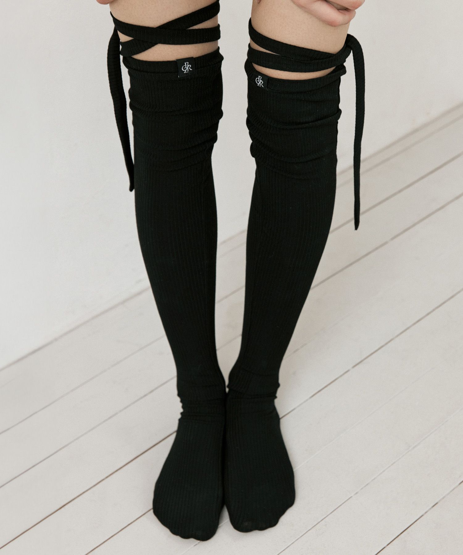 MUSINSA | CITYBREEZE WOMAN Essential Ribbed Long Socks_BLACK