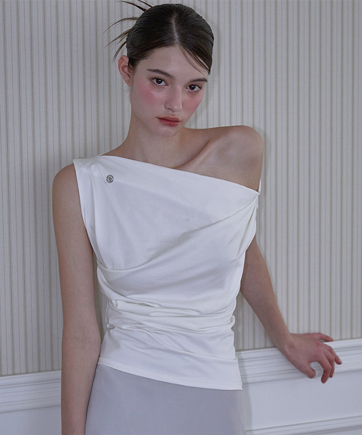 로제프란츠(ROSEFRANTZ) Drape Off Shoulder Sleeveless [White]