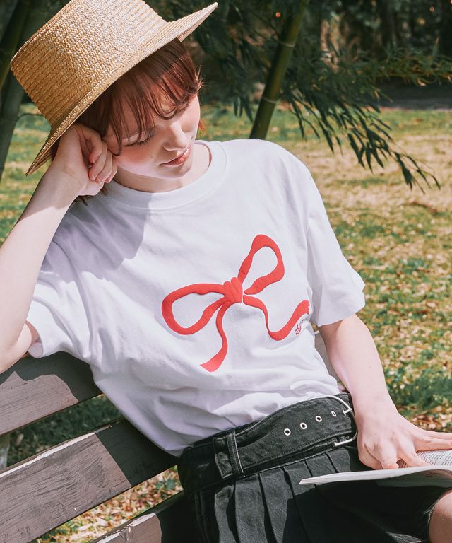 MUSINSA | RONRON EMBO HEART RIBBON BASIC FIT T SHIRT WHITE RED
