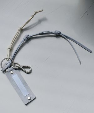 LEATHER TAB KEY RING / BRUSHED GREY