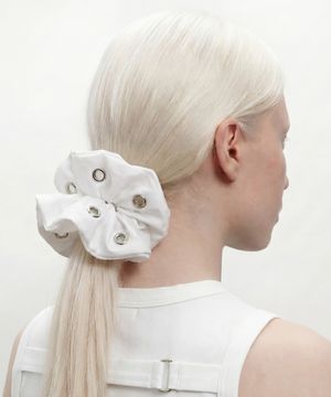 아일렛 스크런치 머리끈 SCRUNCHIE / MID / EYELET / WS / WHITE