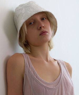 플라워 패턴 버킷햇 STAND BUCKET / FLOWER PATCH / SATIN CREAM