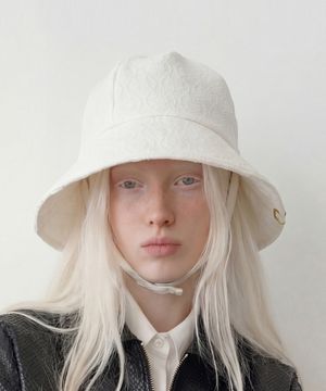 탈부착 스트랩 버킷햇 STRAP BUCKET / FLOWER PATTERN / DEEP MILK