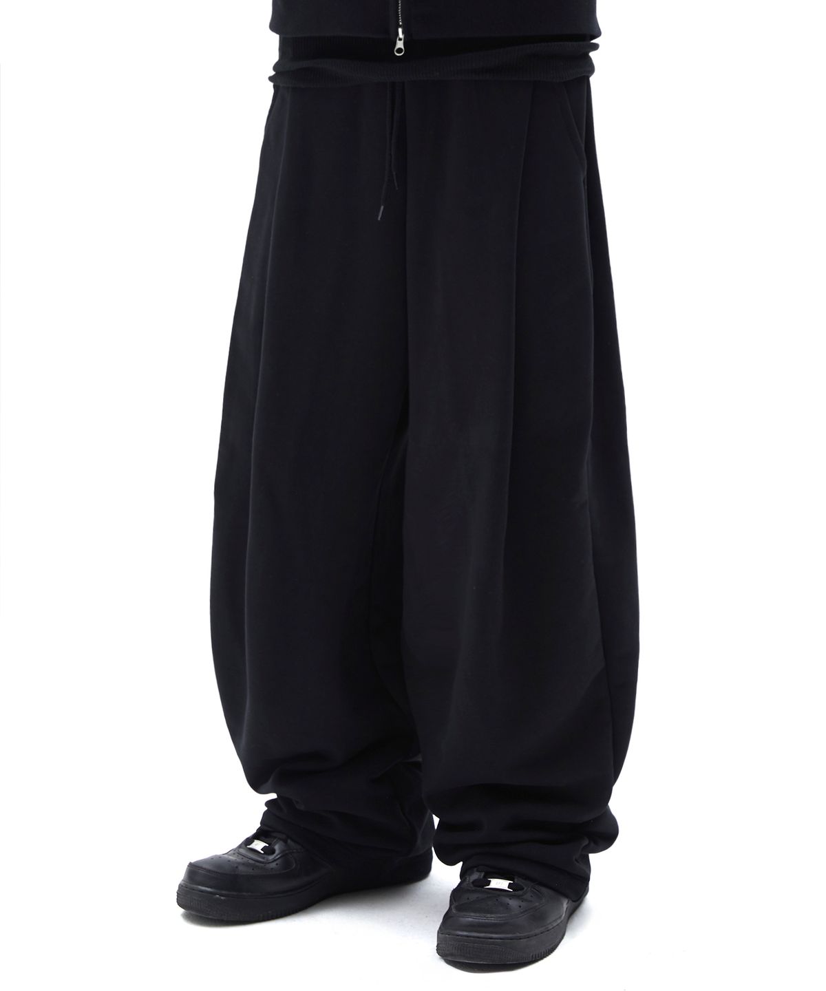 스웨이드(SUADE) TWO TUCK LONG PANTS [BLACK]