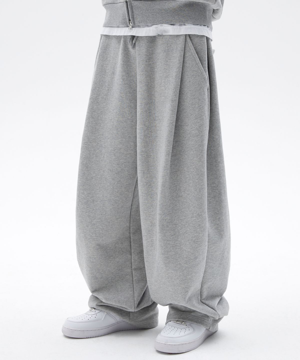 스웨이드(SUADE) TWO TUCK LONG PANTS [GRAY]