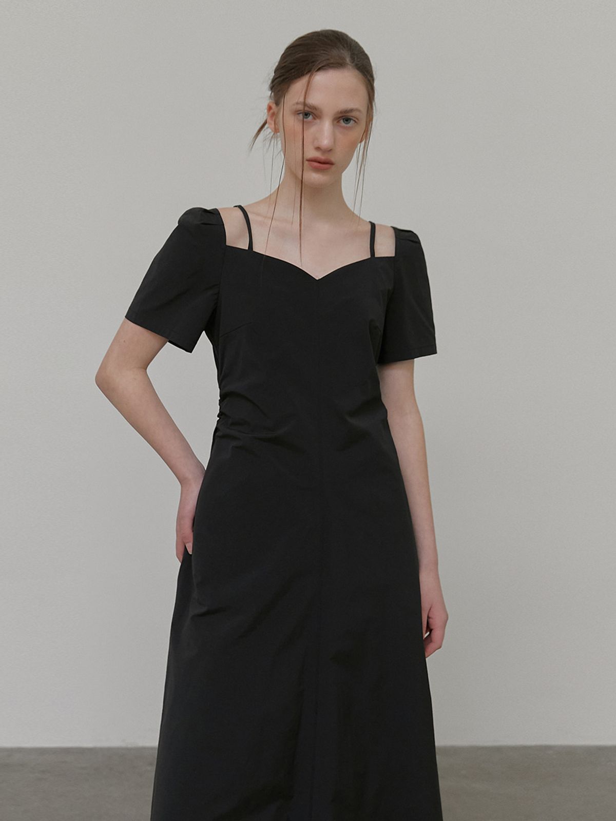 에트몽(ETMON) Heart Strap Shirring Dress, Black