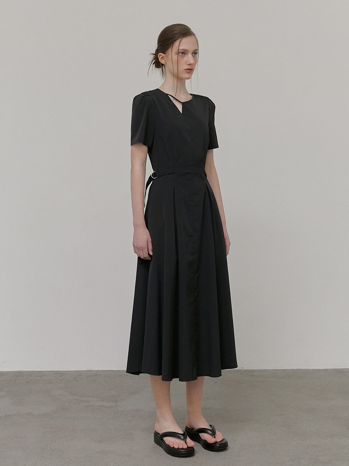에트몽(ETMON) Neck Strap Belt Dress, Black