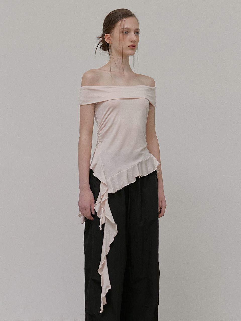 Tシャツ・カットソー ETMON Frill One Shoulder TShirt, Pink Sisley-