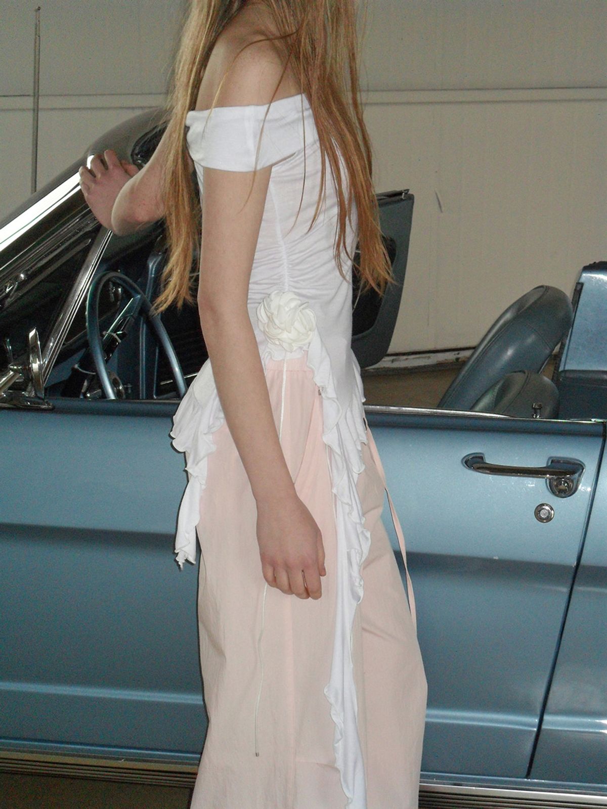 에트몽(ETMON) Frill Off Shoulder T-Shirt, White