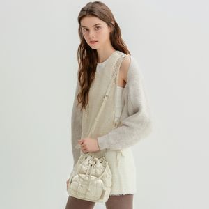 에이든 퀼팅 버킷백