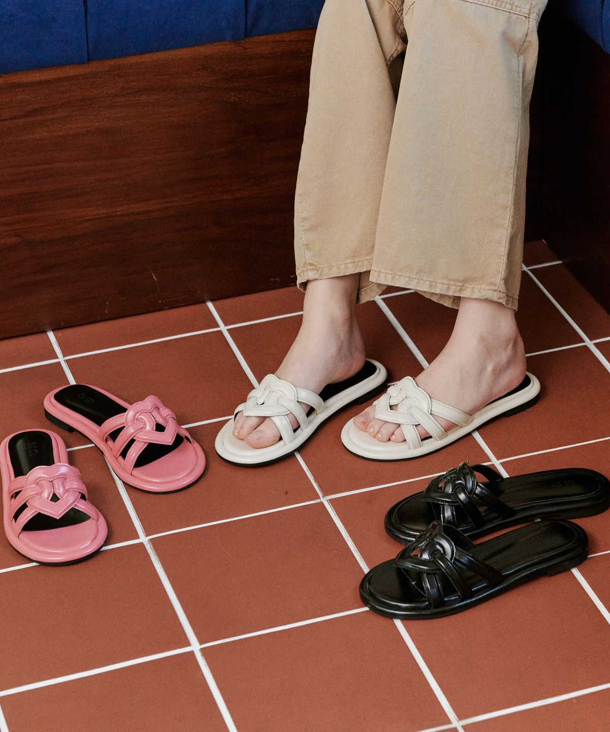 프리플라(FRI FLA) ljh7061 heart strap mule _ 3colors