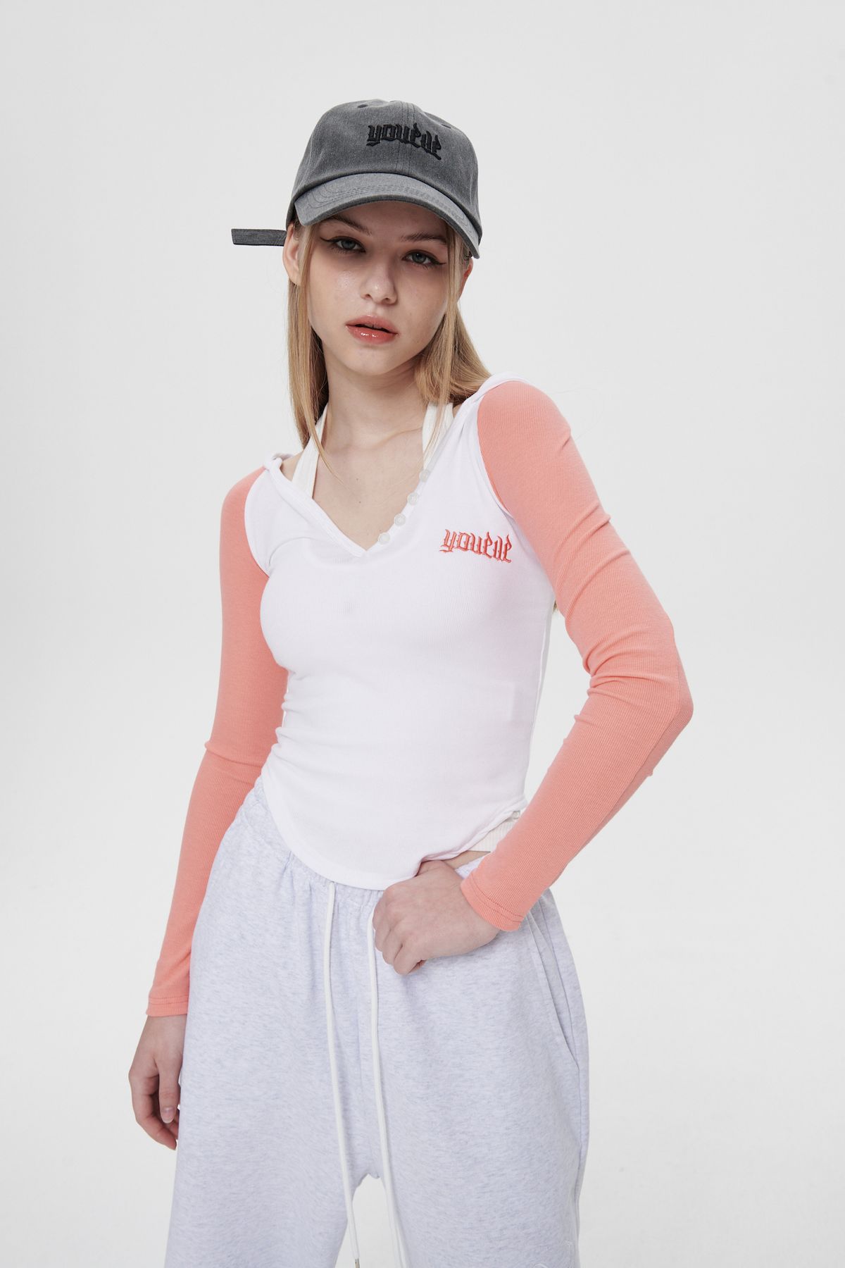 유이브(YOUEVE) 파이어 컬러 후디 레글런 티 핑크