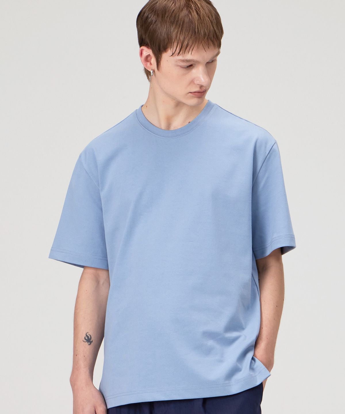 필더스(FIELDERS) 데일리 에센셜 베이직 티셔츠 스카이블루