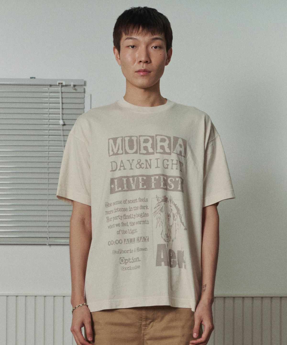 무라(MURRA) 라이브 페스트 포스터 티셔츠 _ 아이보리