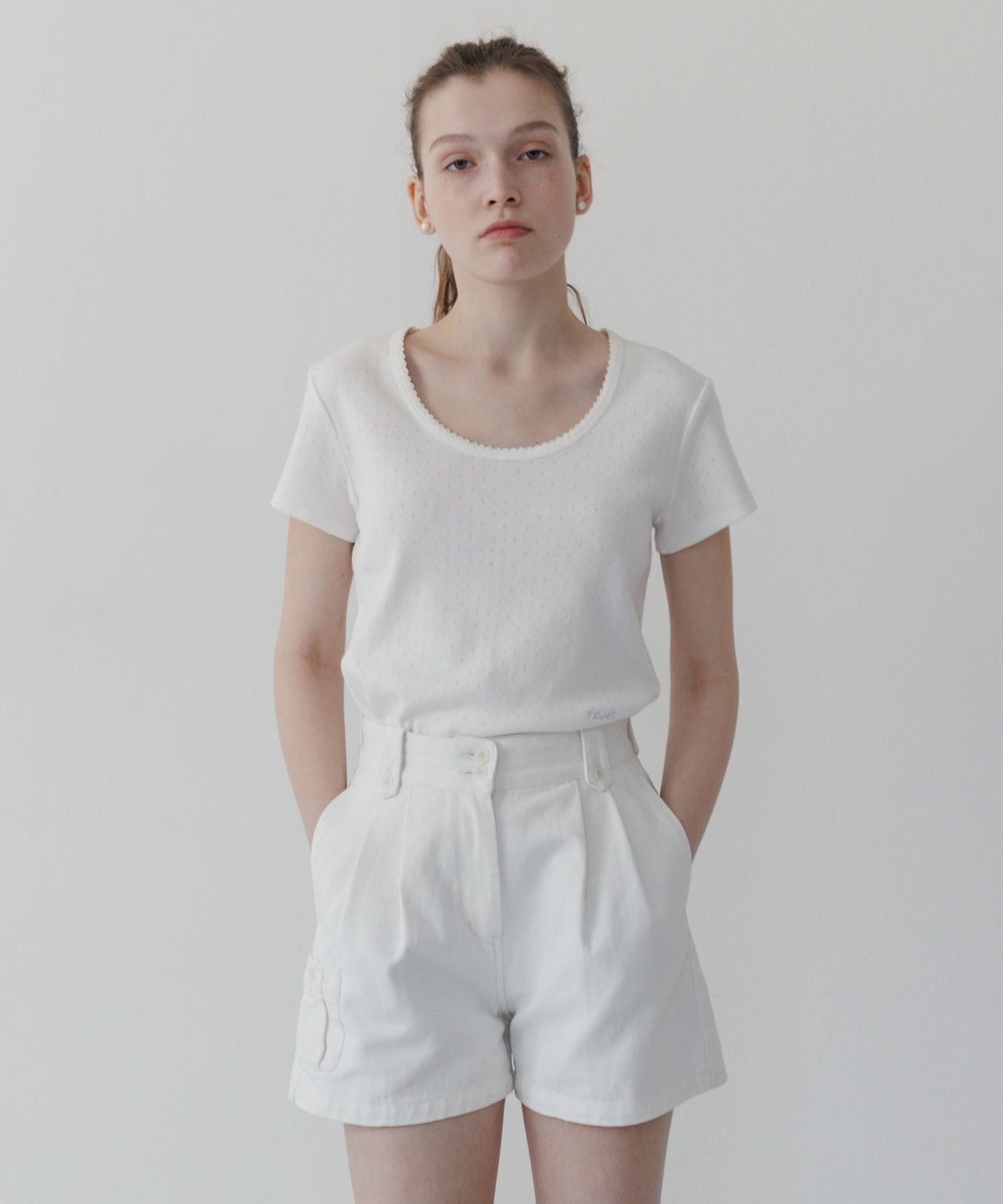 튜드먼트(TTUDEMENT) PINTUCK SHORTS WHITE