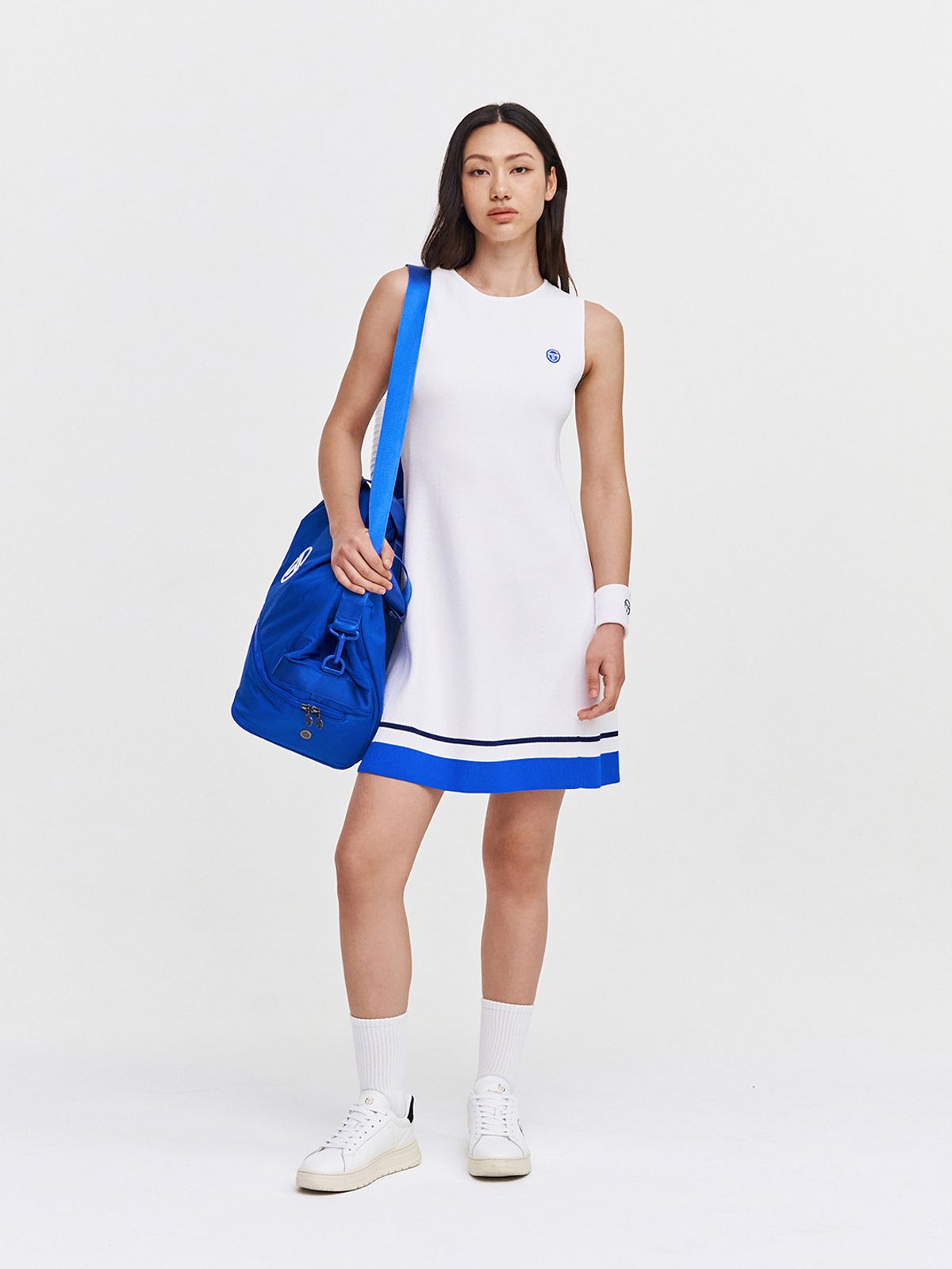 세르지오 타키니(SERGIO TACCHINI) W 리조트 니트 라운드넥 플레어 슬리브리스 드레스 (White)