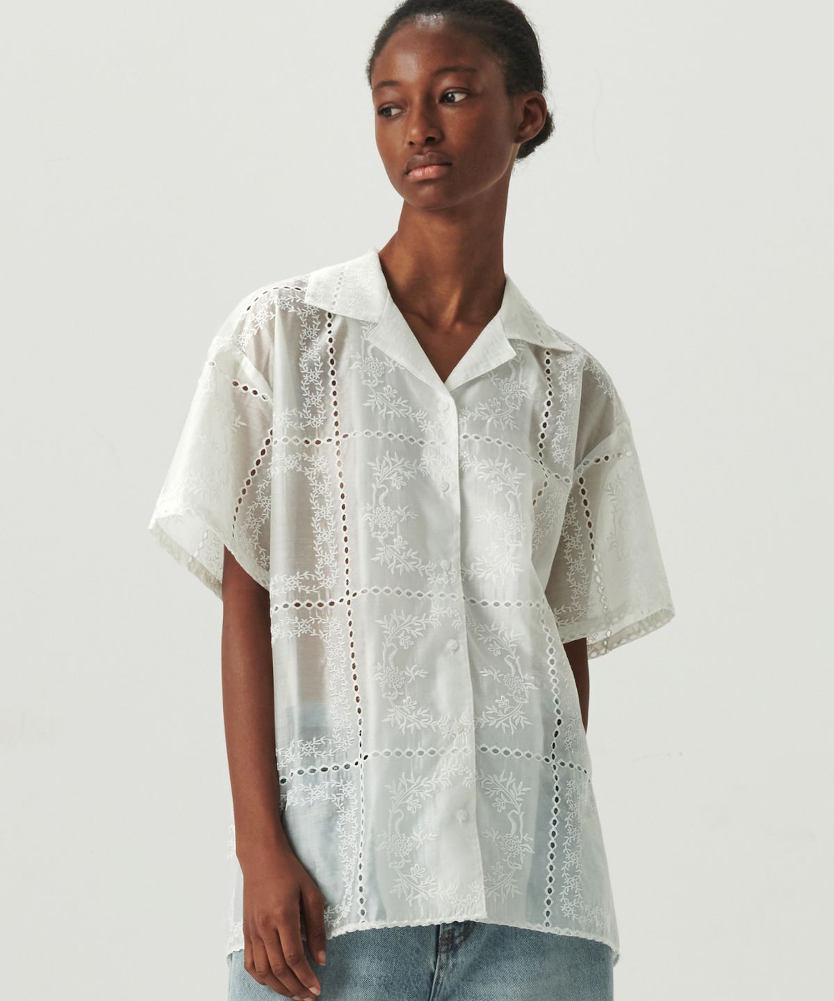 르바(LEVAR) See-Through Lace Shirt - Ivory