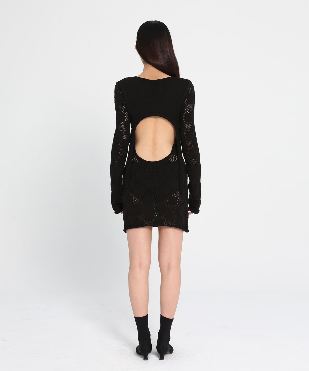 에스이오(s/e/o) CHECKERBOARD OPEN BACK KNIT DRESS_BLACK