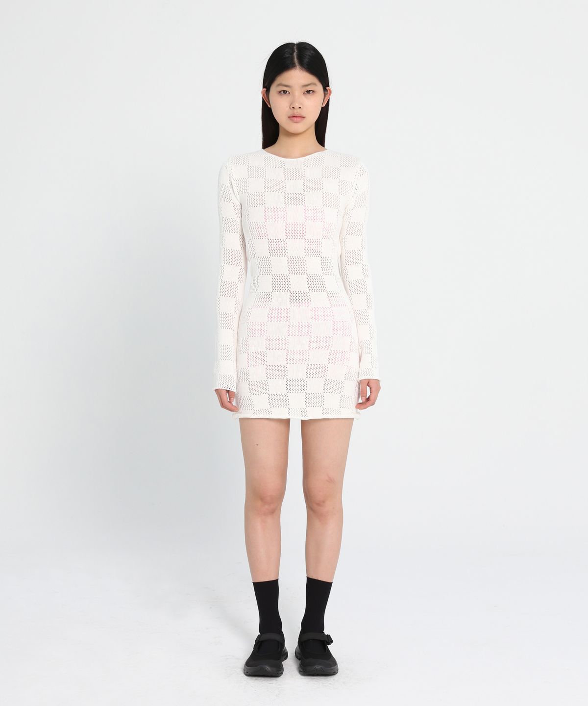 에스이오(s/e/o) CHECKERBOARD OPEN BACK KNIT DRESS_IVORY