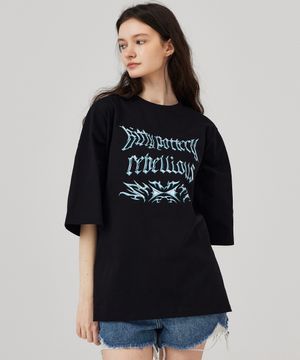 디지털 프린트 반팔 티셔츠 블랙