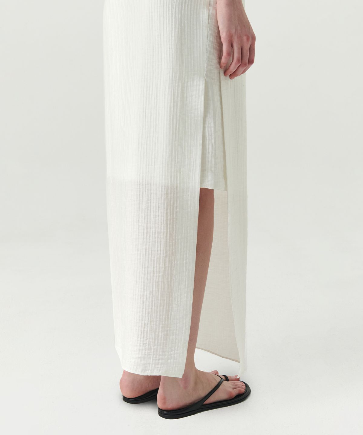 르바(LEVAR) Double Layered Maxi Skirt - White