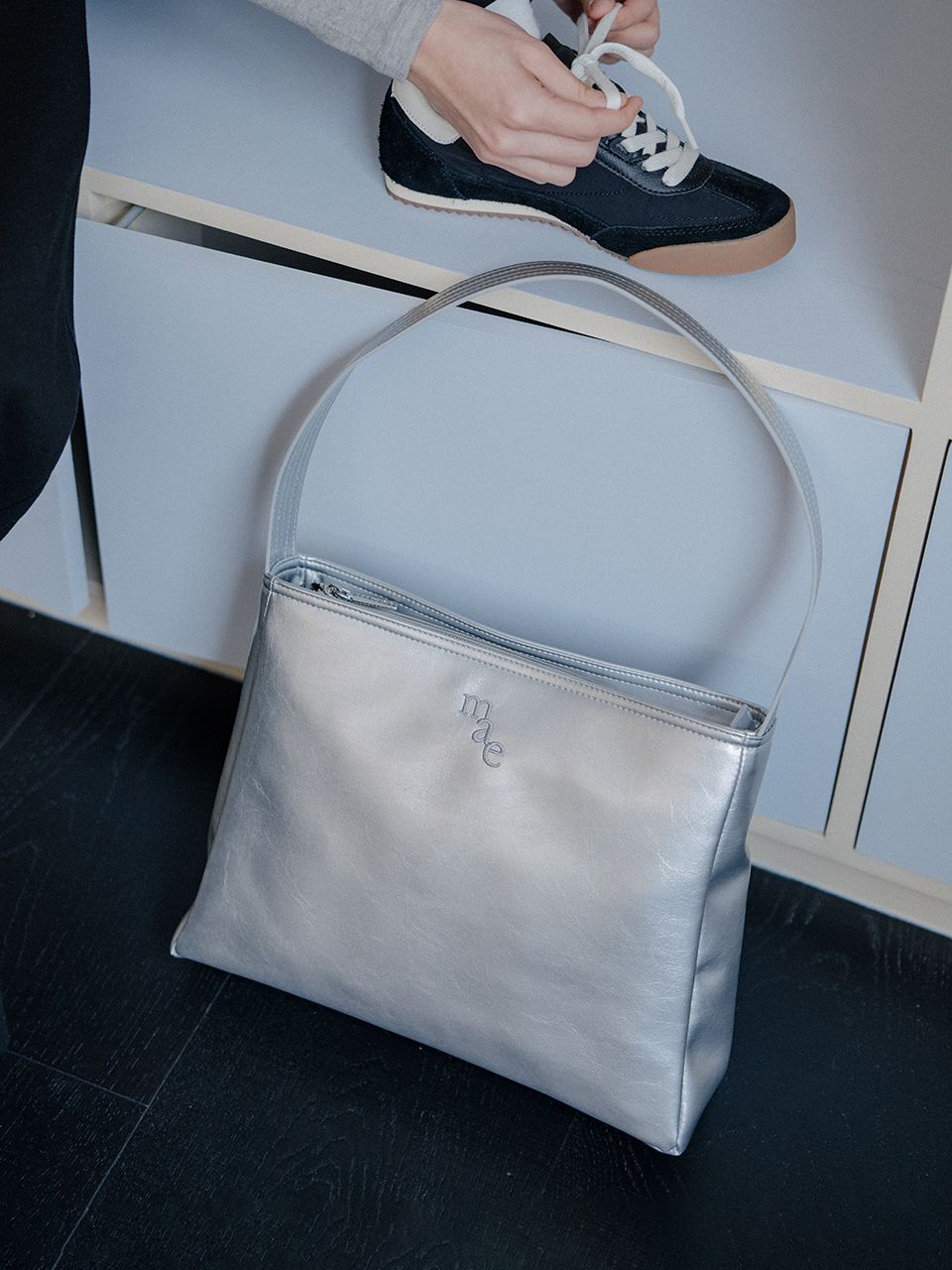 ★mucu and ebony★ Comfy Leather Bag _ Silver MUSINSA | MUCU AND EBONY Comfy Leather Bag Comfy Bag Leather
