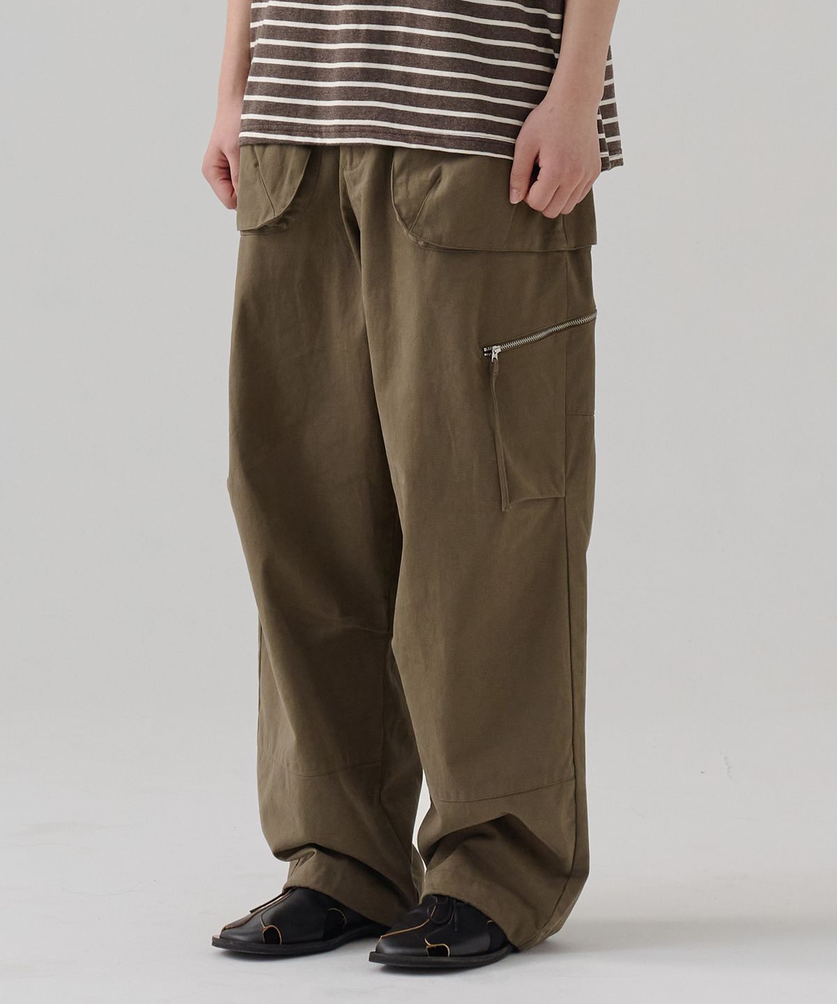 노운(NOUN) balloon pocket pants (khaki)