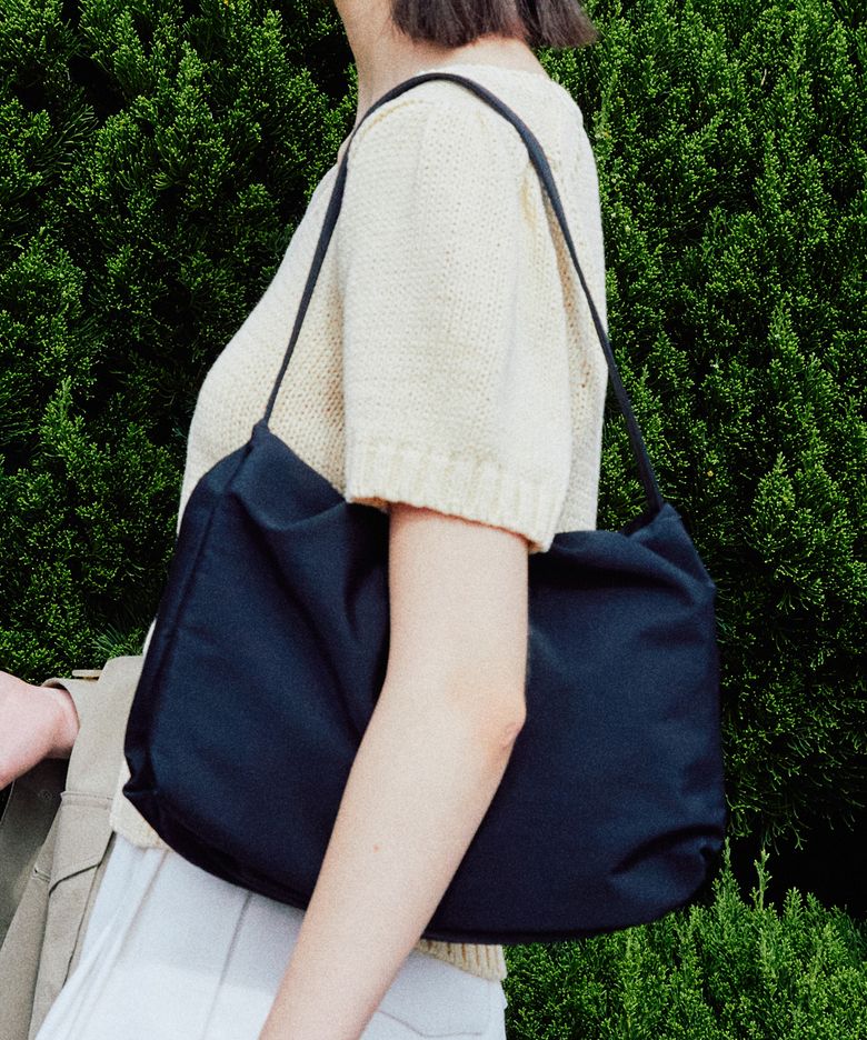 SHELL HOBO BAG BLACK