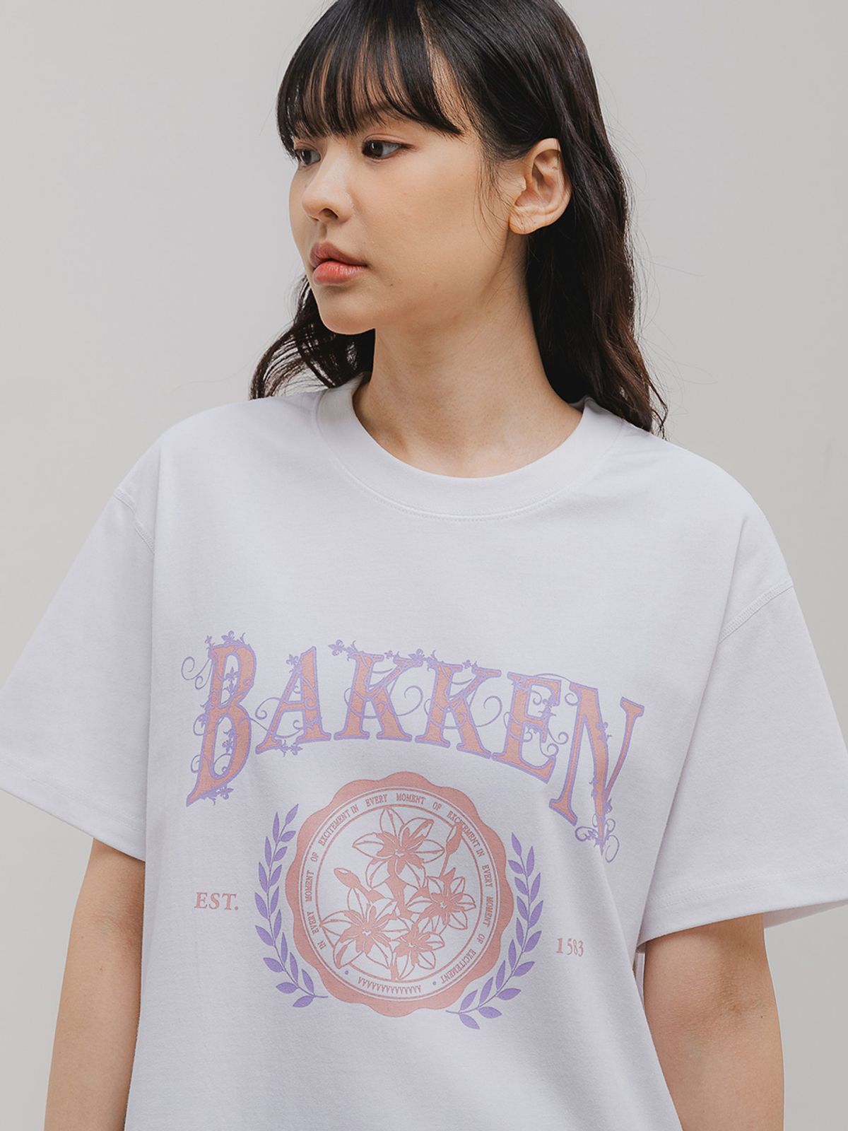 바켄(BAKKEN) [여성]Flower emblem 반팔티셔츠 BK3994_화이트