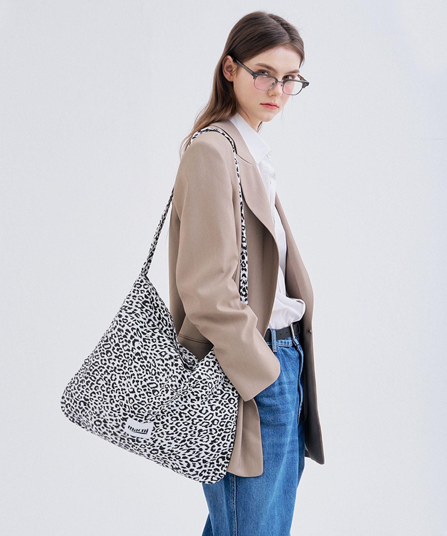 [MACNII] ★韓国NEW BRAND★LEOPARD ECO CROSS BAG MACNII] ☆韓国NEW BRAND☆LEOPARD ECO CROSS BAG (MACNI