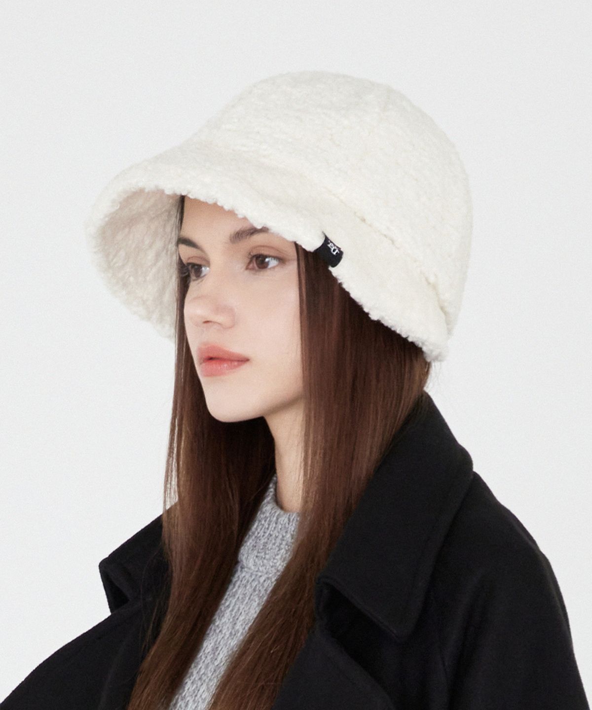 유룩(ULUK) 루시다 블랙 라벨 양털 부클 보닛햇_Ivory