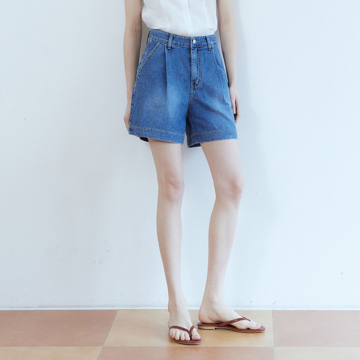 어다울(ADAUL) Back label point pintuck half pants - blue