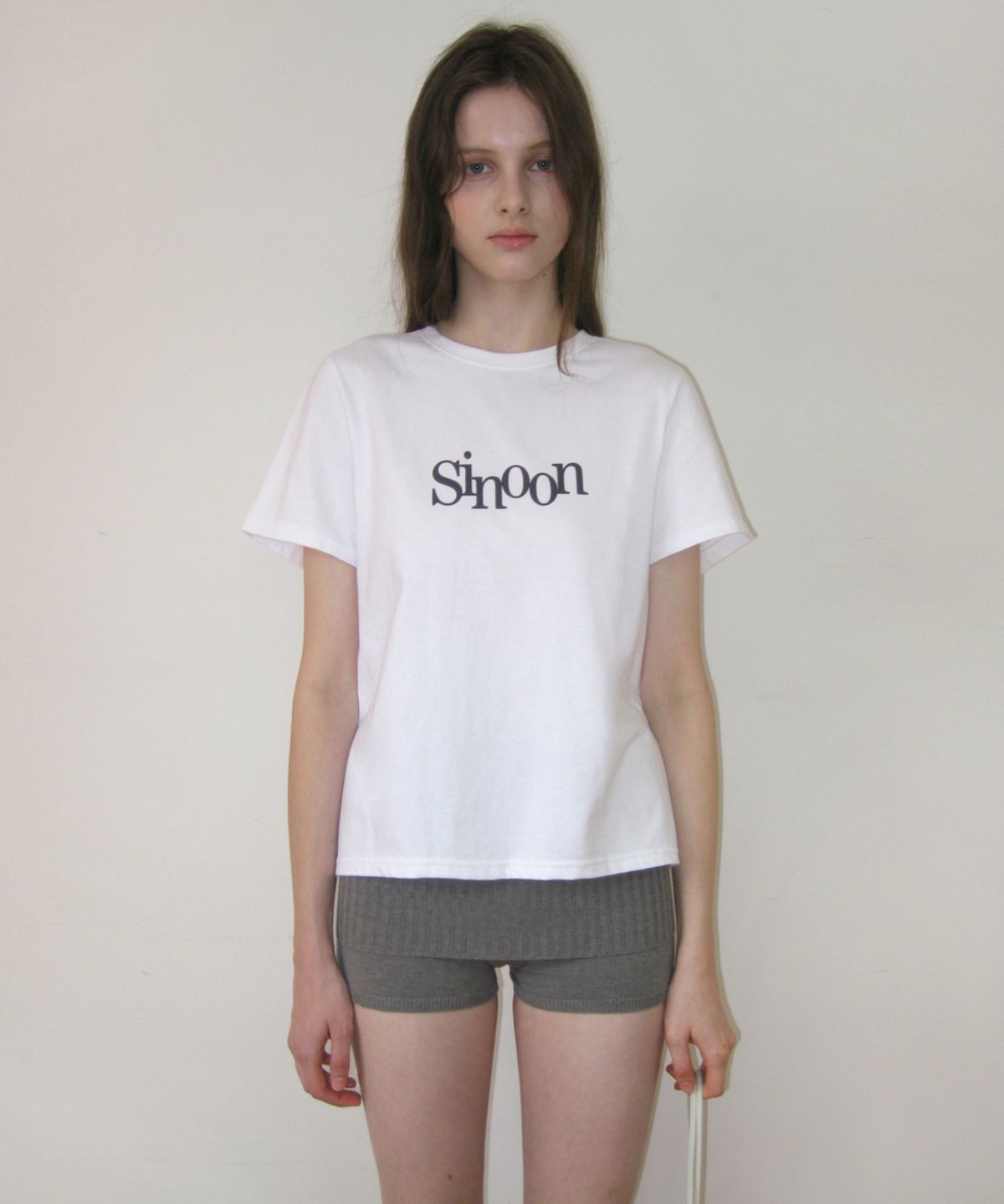시눈(SINOON) Sinoon Signature Logo T-Shirts (White)