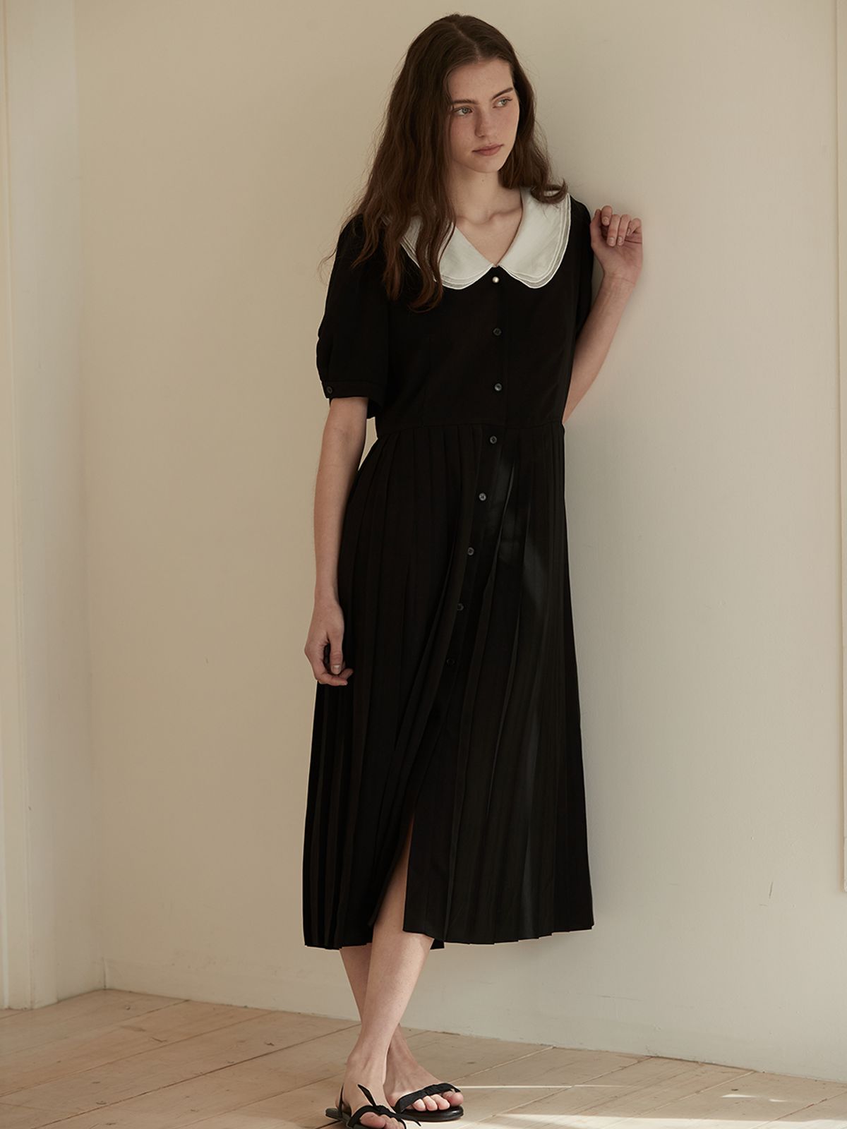 비뮤즈맨션(BEMUSE MANSION) Sheer collar pleats dress - Black