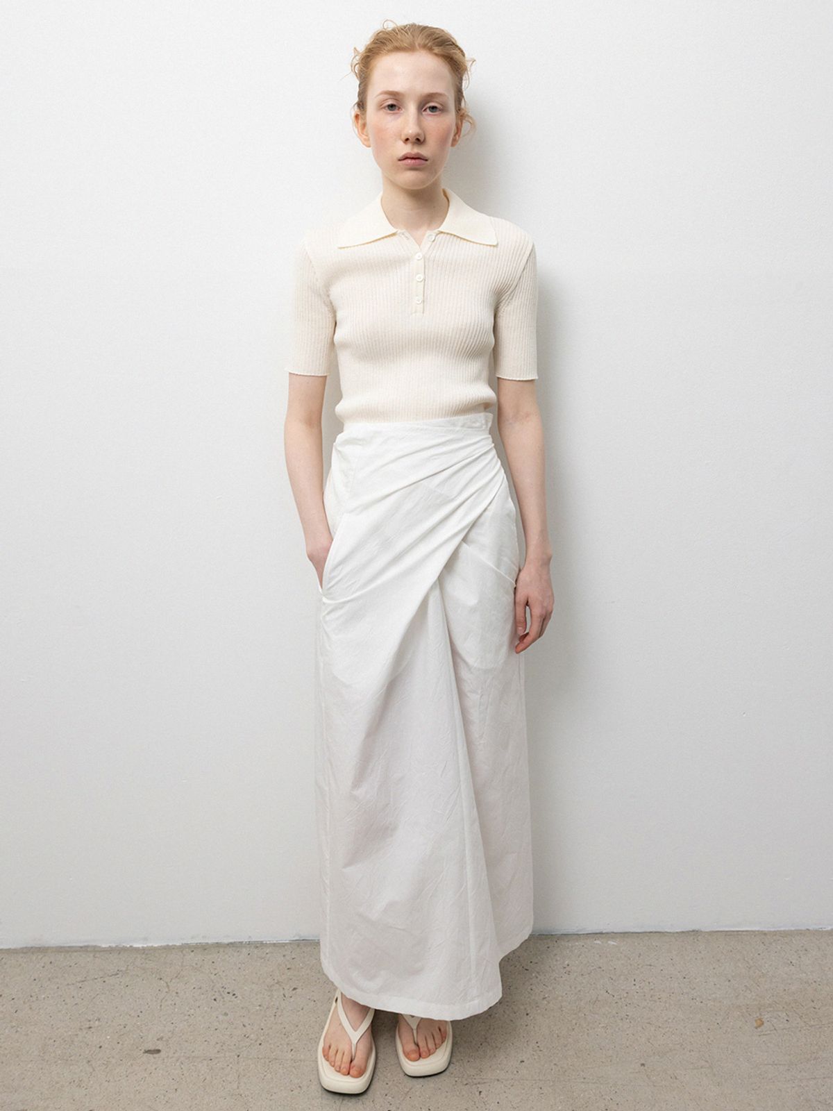 레이스(RRACE) Crease Twisted Skirt_White