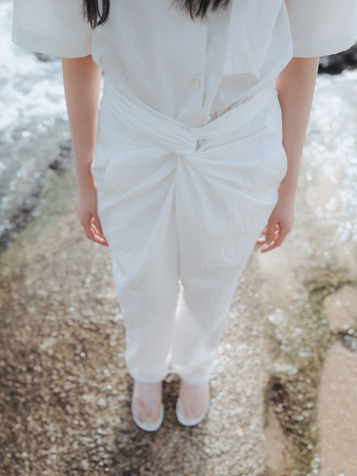 레이스(RRACE) Crease Wrap Twisted Pants_White