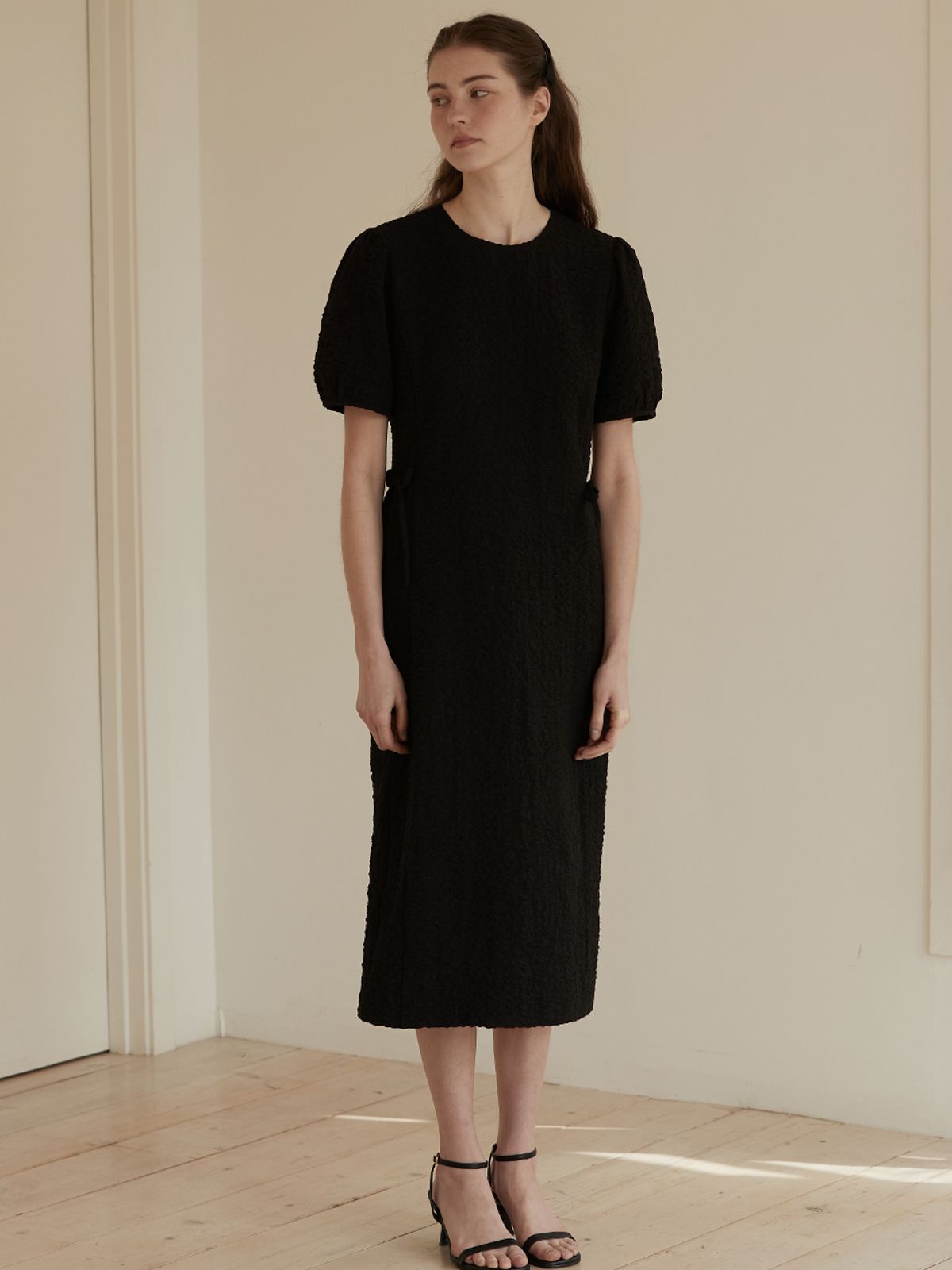 비뮤즈맨션(BEMUSE MANSION) Back point cut out dress - Black