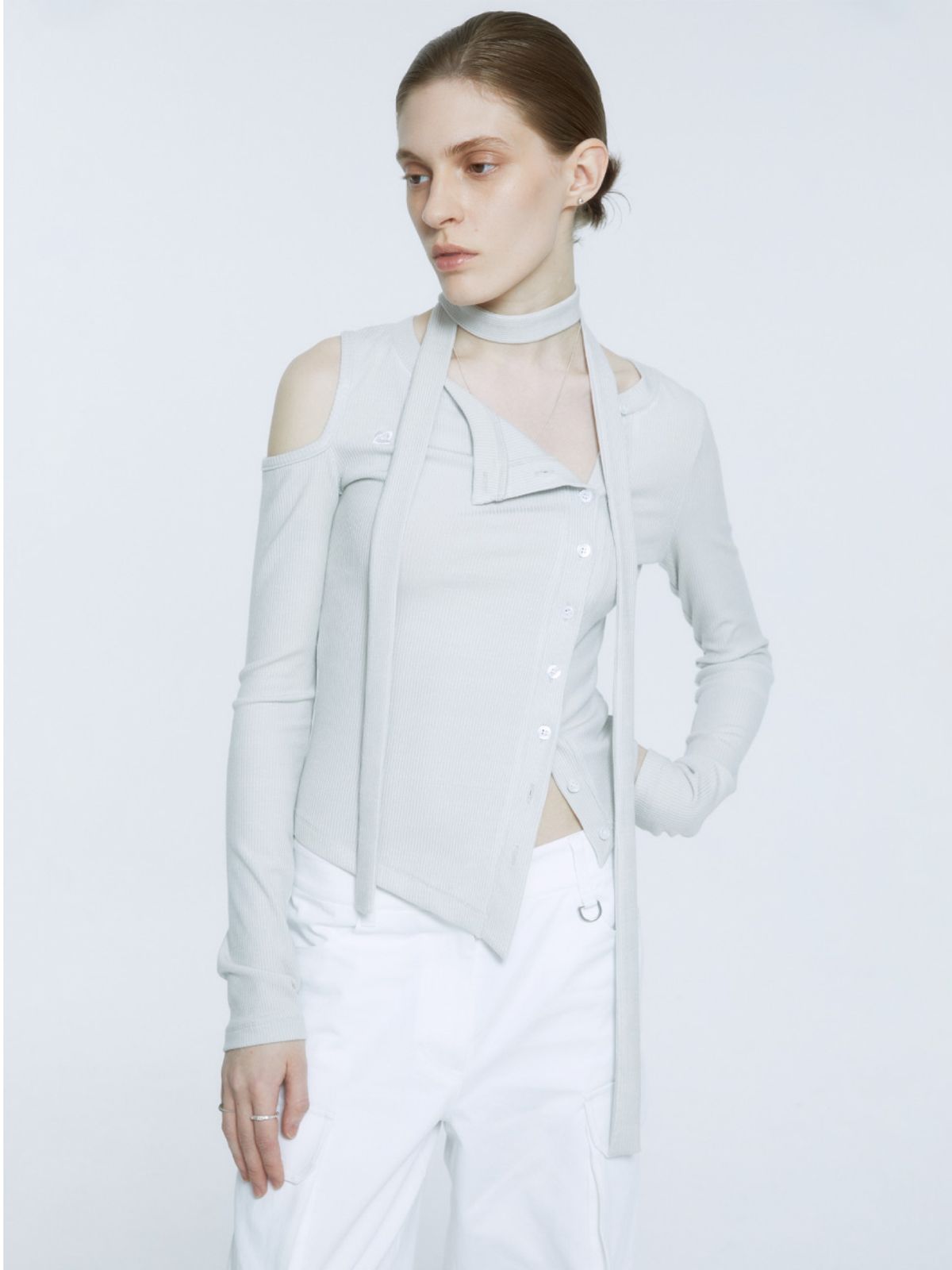 뮤제(MUSEE) VIENNE Unbalanced Cut-Out Detail Knitted Cardigan_Gray